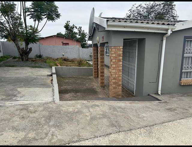 4 BEDROOM HOUSE FOR SALE IN HILLCREST